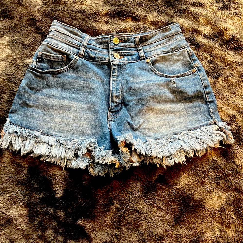 Women’s Frayed Jean Shorts size 28